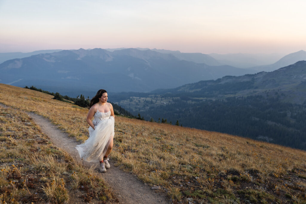 bride eloping in crested butte